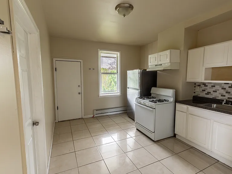 154 Taylor St — Photo 17