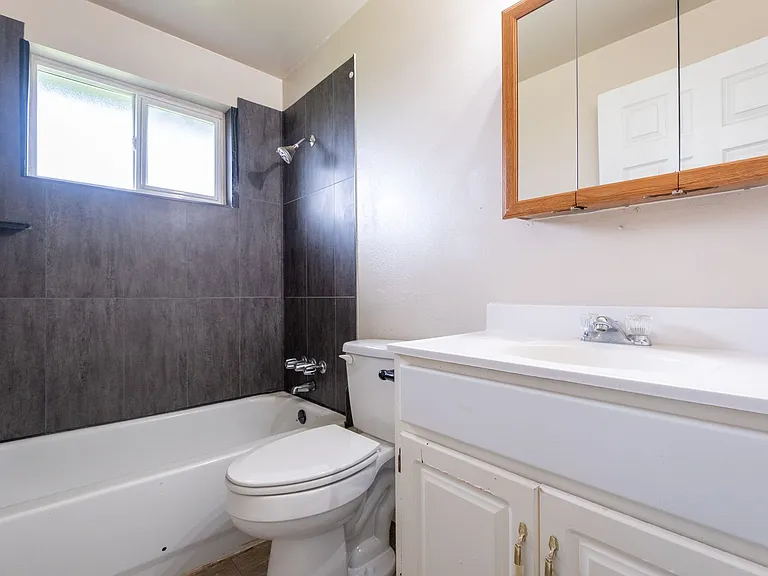 10922 Freiday St SW — Photo 7