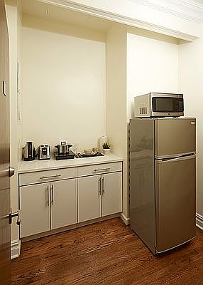 3rd image of 115 E 37th St #L