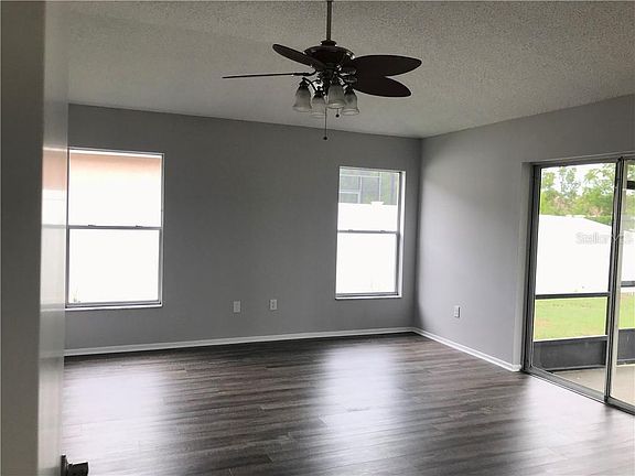 5th image of 12752 Newfield Dr