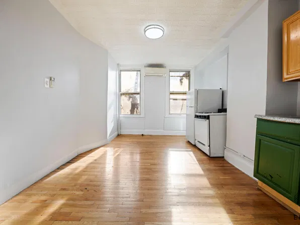 150 21st Street image 1 of 12