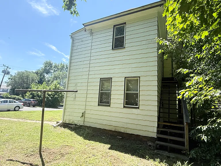 156 Main St — Photo 3
