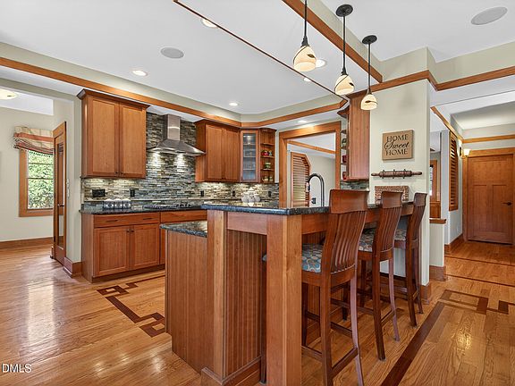 4th image of 5505 Strathmore Dr