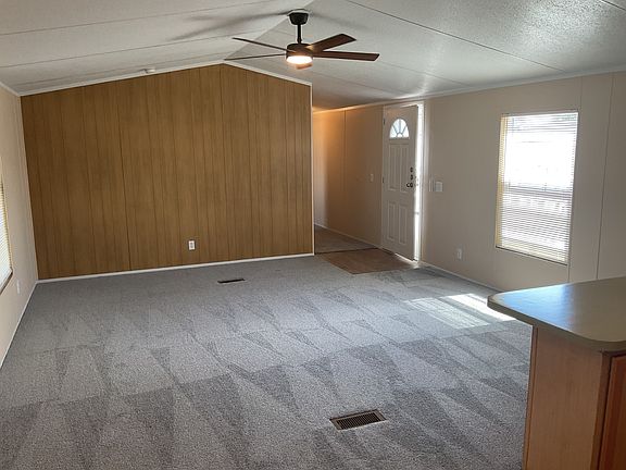 2nd image of 818 Bandera St #453
