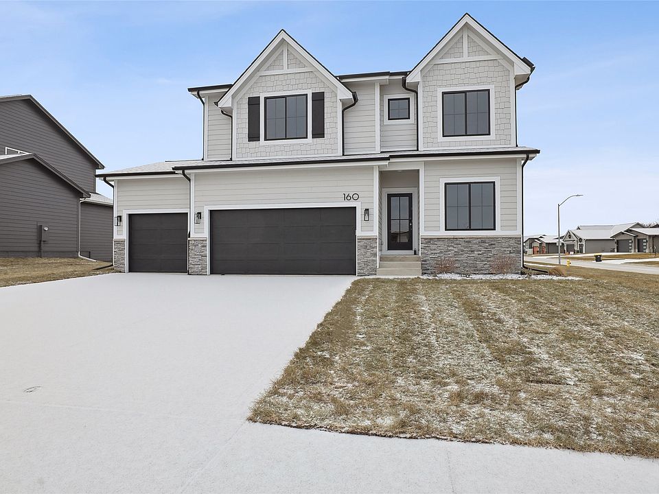 1st image of 160 NW Valleyview Dr