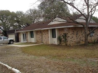 420 W Live Oak St, Lockhart, TX 78644