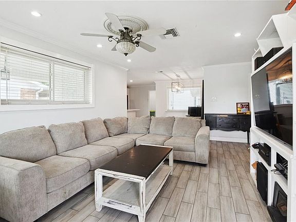 3rd image of 3412 Caminada Dr