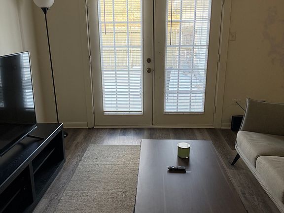 4th image of 9861 Royce Dr