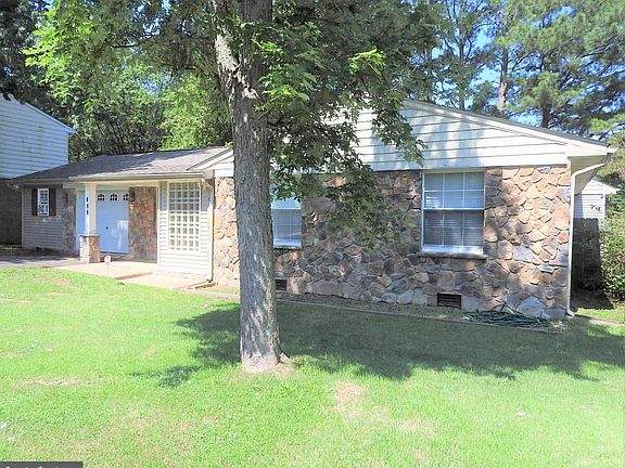 3rd image of 816 Galway Ln