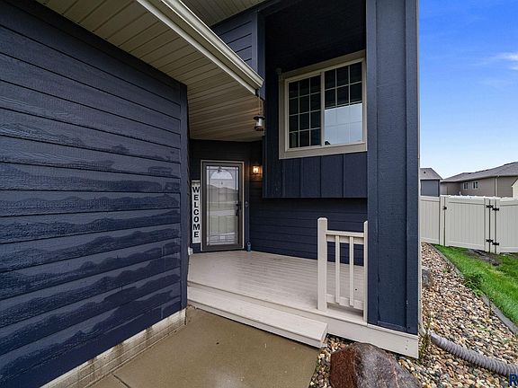 5th image of 2909 S Keyrell Dr
