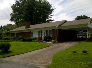 509 Powell Rd, Lenoir, NC 28645