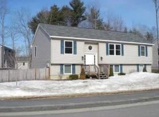 17 Hemlock Dr, Topsham, ME 04086