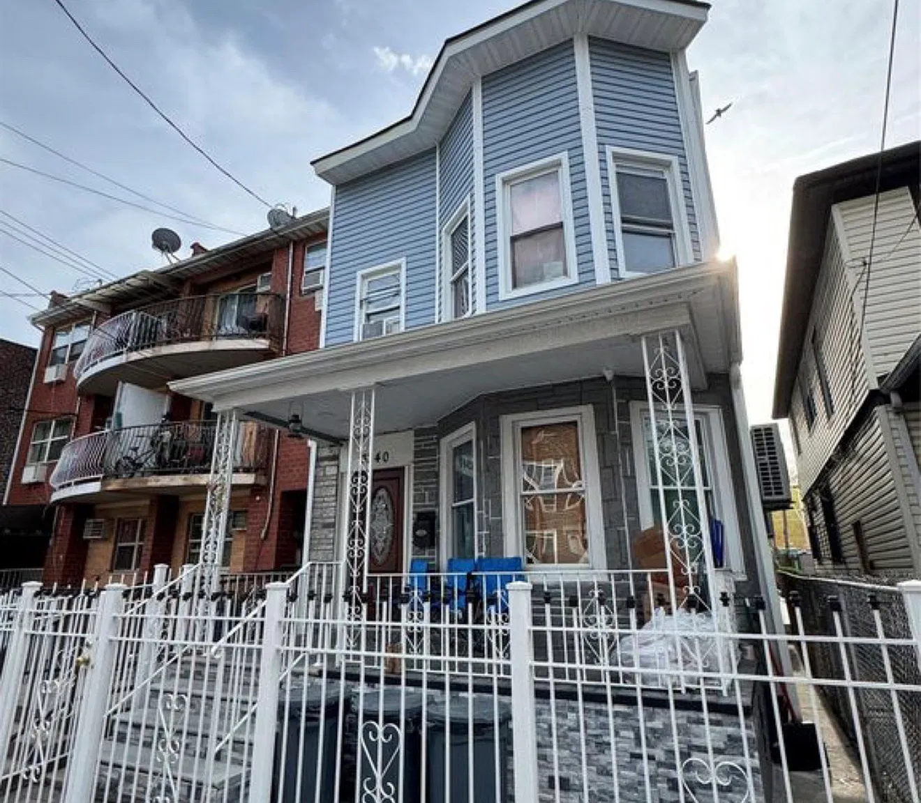 2 bed, 800 sqft, $2,200 — Photo 1