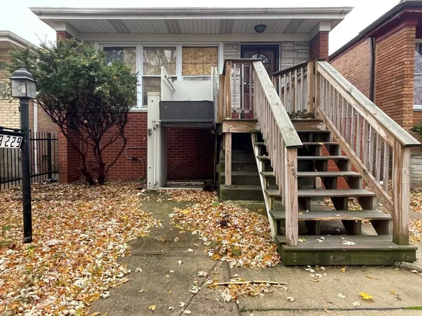 (undisclosed Address), Chicago, IL 60620