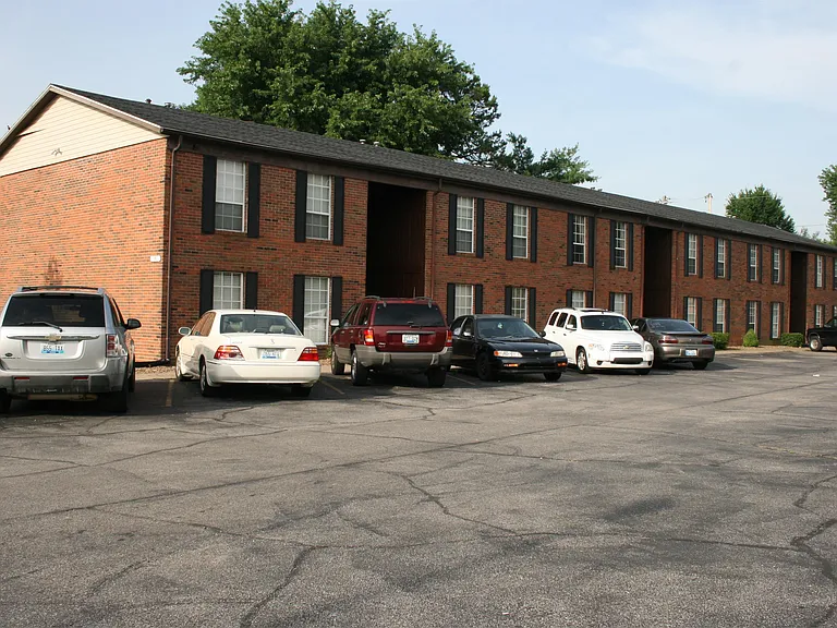2100 Tamarack Rd #9B — Photo 1