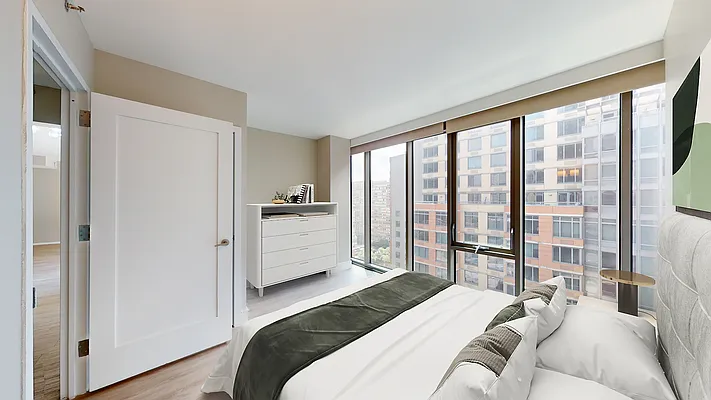 Rented by Bond New York | media 38