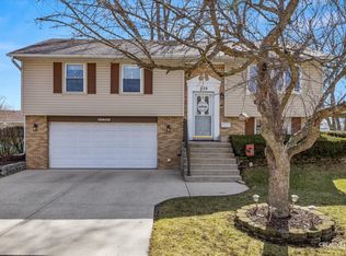 539 Ridge Pl, Streamwood, IL 60107