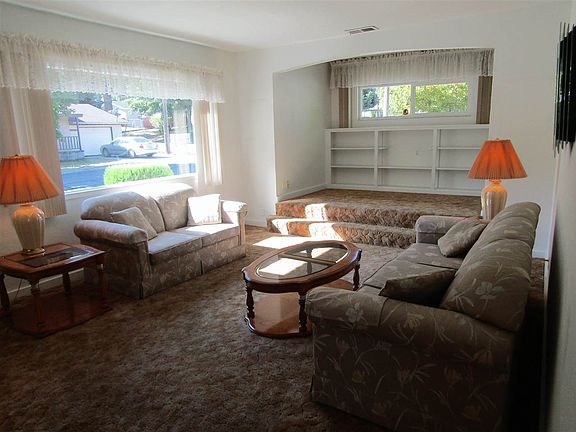 4th image of 275 Siskiyou Way