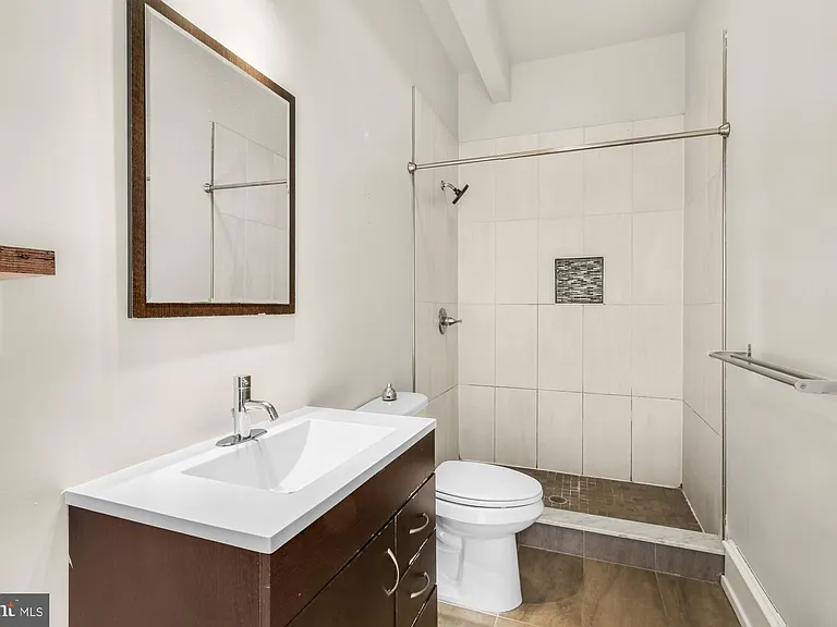 2136 E Dauphin St #301 — Photo 10