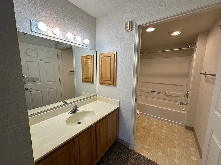 100 E Main St #323 — Photo 8