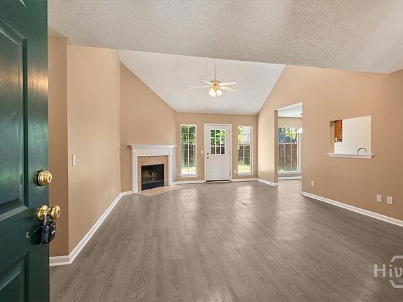 4th image of 420 Laurel Hill Circle