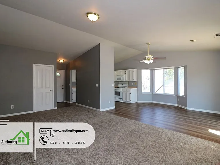 1729 Marigold Way — Photo 9