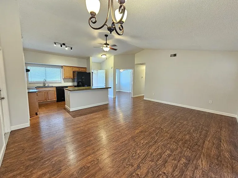 6527 Pleasant Ave — Photo 4