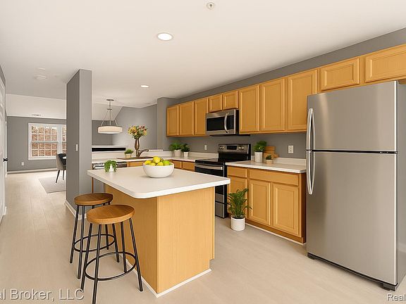 5th image of 1546 Devon Ln