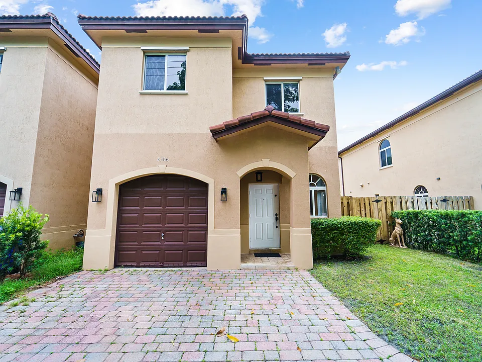 2306 SW 36th Ave