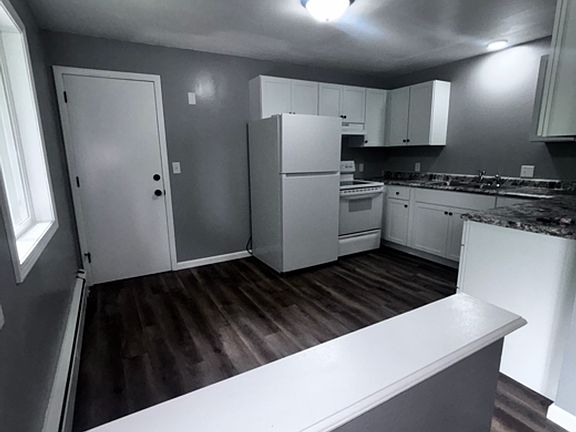 4th image of 319 E Harris St #2