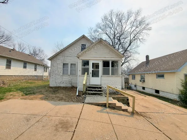 5823 Lake St, Omaha, NE 68104