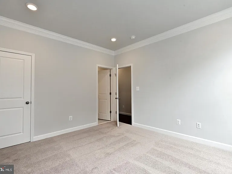 4404 Fair Lakes Ct — Photo 7