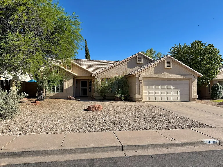 4207 E Juanita Ave — Photo 1