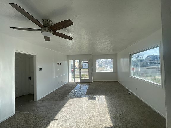 2nd image of 401 Broadway Ave N