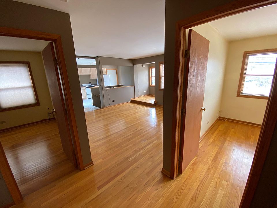 2nd image of 739 Broadview Ave