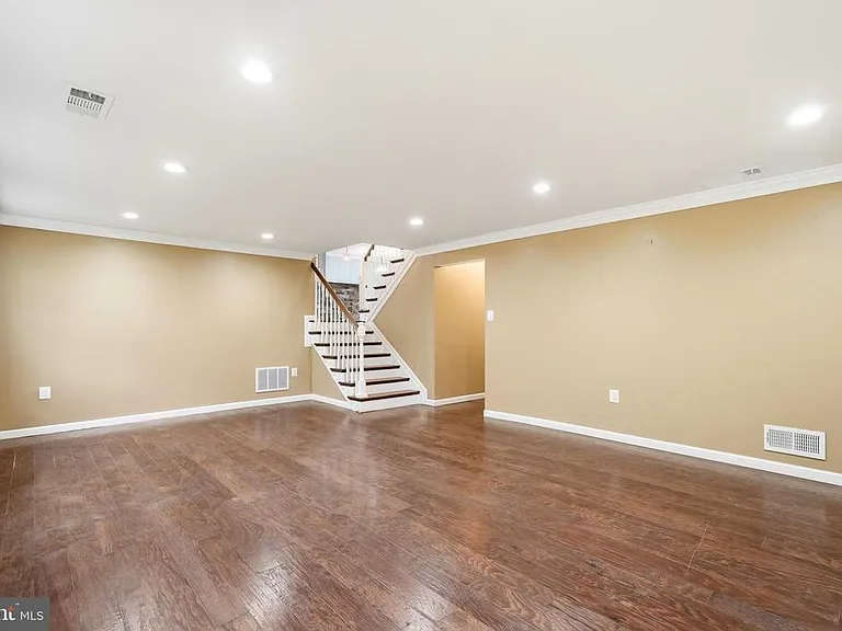 12017 William And Mary Cir — Photo 28