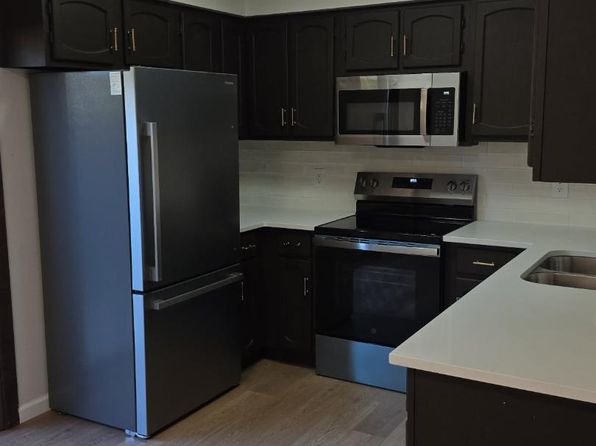 185 Parkview Dr APT 9
