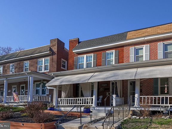 3rd image of 827 3rd St