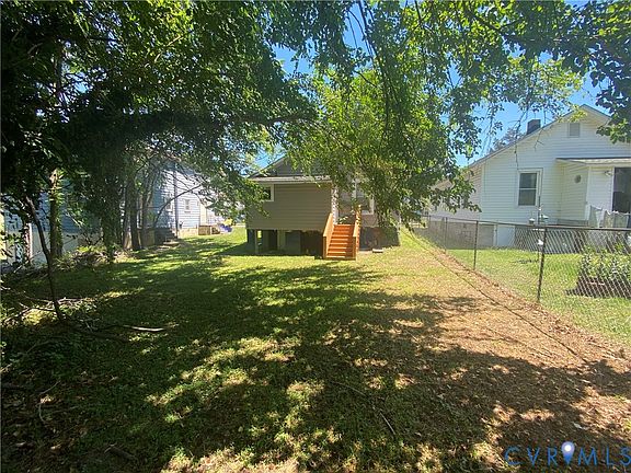 4th image of 404 N 12th Ave