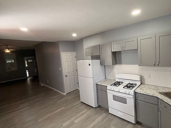 4th image of 832 N 6th St