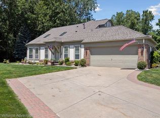 41688 White Tail Ln, Canton, MI 48188