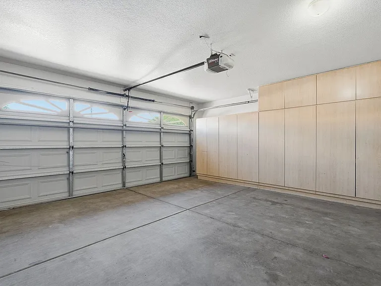 8621 W Shaw Butte Dr — Photo 28