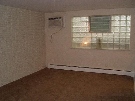 3rd image of 5562 Verulam Ave