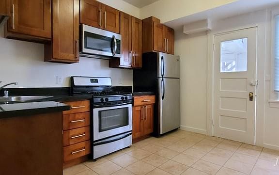 2nd image of 274 5th Ave #272