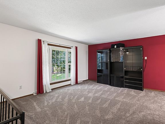5th image of 15365 182nd Ave NW