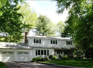5 Cortes Ct, Clifton Park, NY 12065