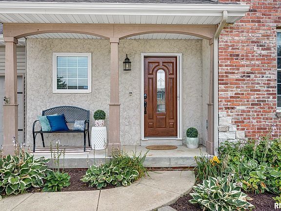 2nd image of 10416 W Lake Camelot Dr