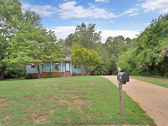 2nd image of 310 Willow Branch Dr