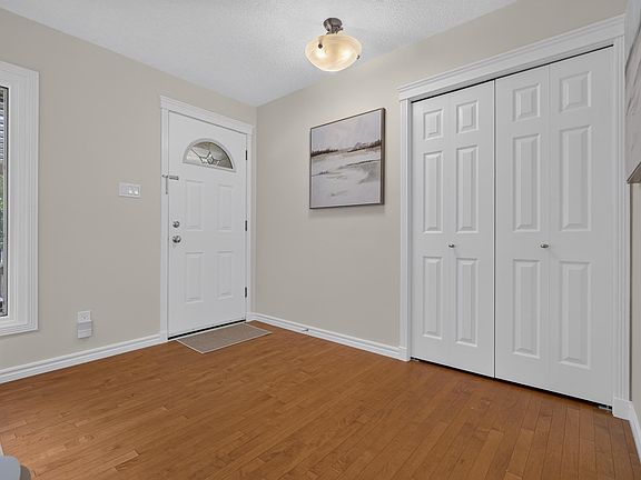 5th image of 9562 81st St NW