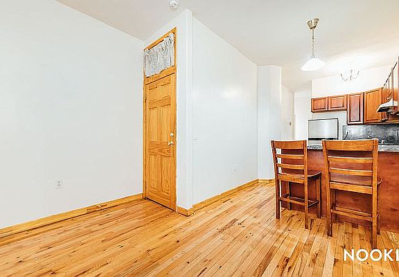 3rd image of 242 Melrose St #2B